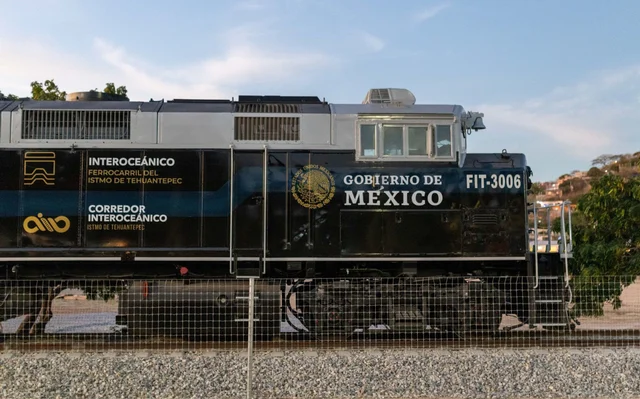 El Clan de los López Beltrán también está presente en el Tren Transístmico