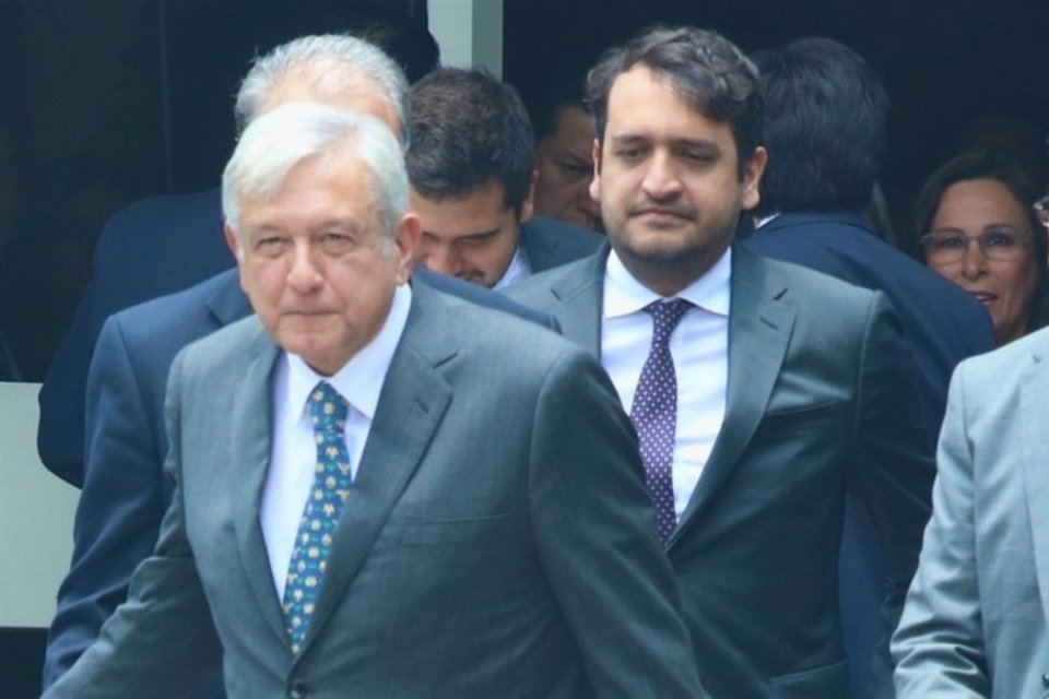 Enojado en su última mañanera, AMLO denuncia “futurismo barato” por su hijo
