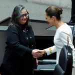 ¿CAMBIO DE ESTILO? SHEINBAUM SALUDA A NORMA PIÑA