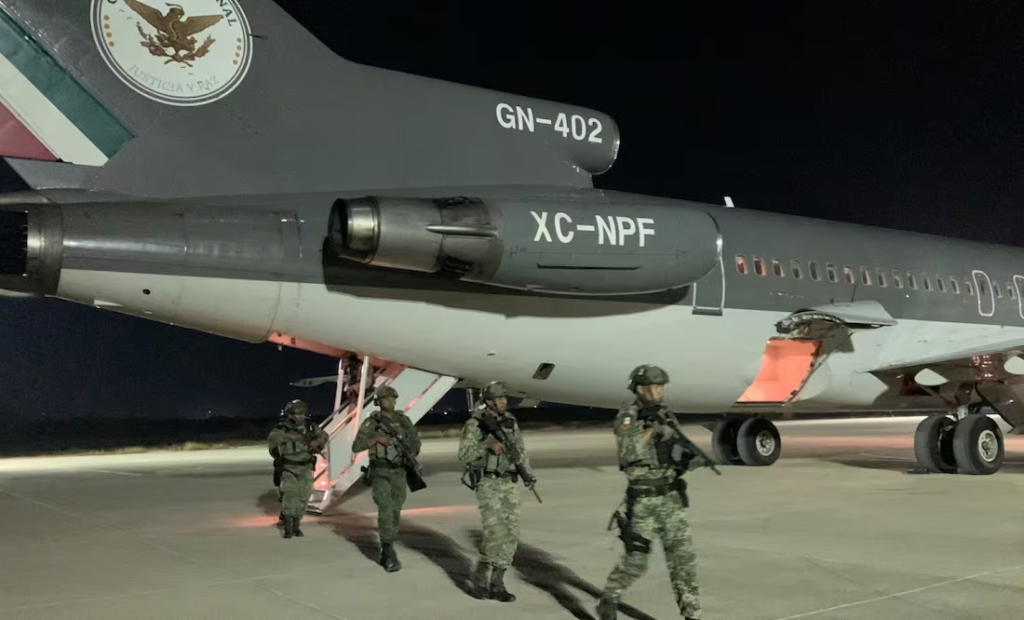 Llegan a Culiacán 100 elementos del Ejército para reforzar operativos de seguridad; suman 2 mil 600 efectivos concentrados en Sinaloa