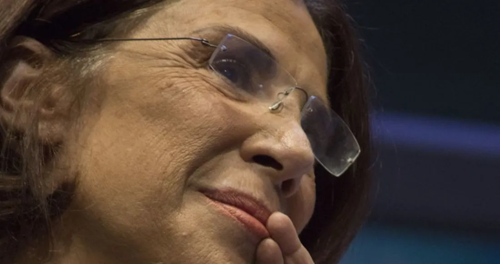 La 4T le paga un millón de pesos anuales a Sabina Berman por propaganda y difamación de opositores 