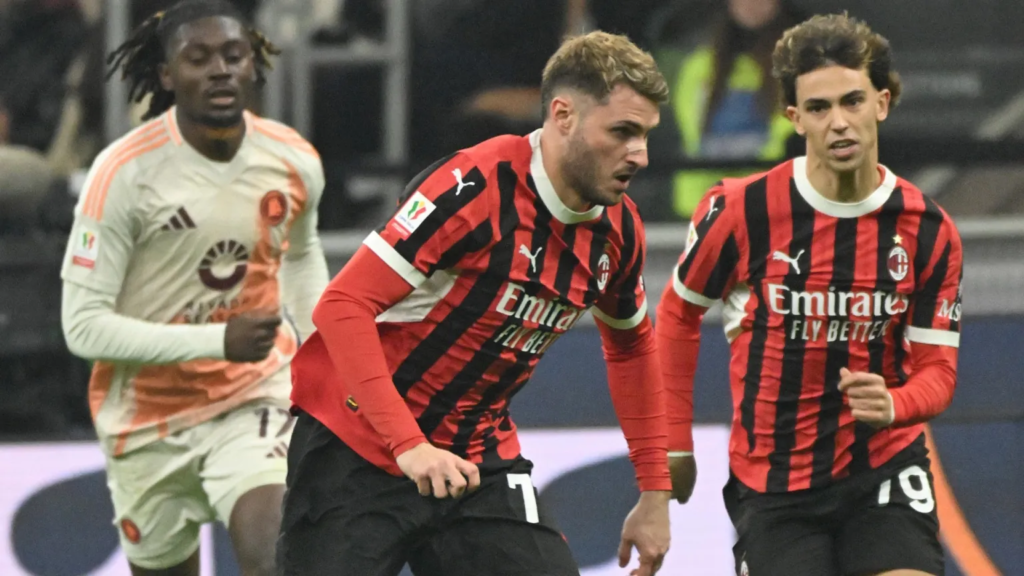 ‘Santi’ Giménez asiste en debut con el Milan