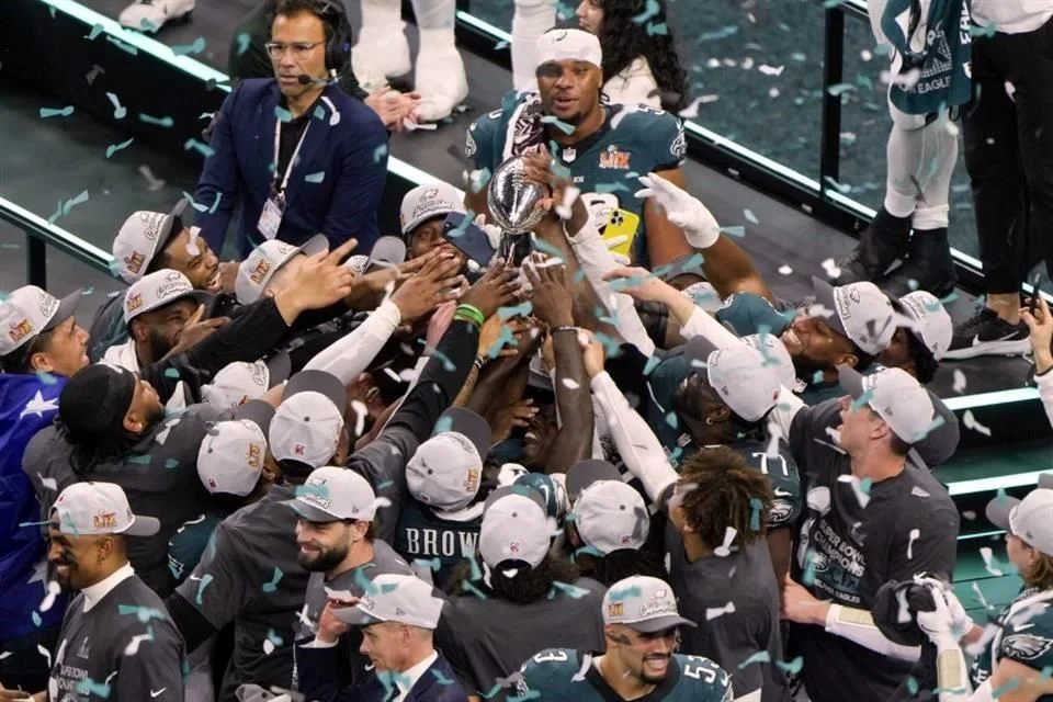 Humillan Eagles a Chiefs en el Super Bowl y son campeones