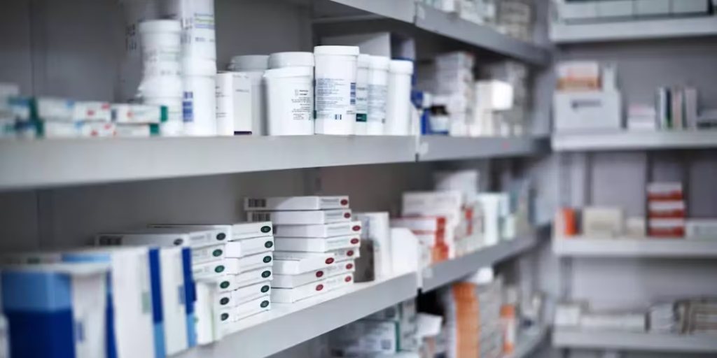 Por sobrecosto en medicamentos, Gobierno inhabilita a empresa y van por 58 más