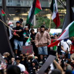 Piden a mexicanos manifestarse de manera pacífica en Washington ante desfile militar