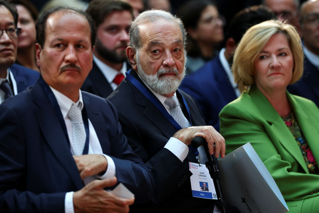 Carlos Slim está a favor de eliminar las pensiones del Bienestar para adultos mayores