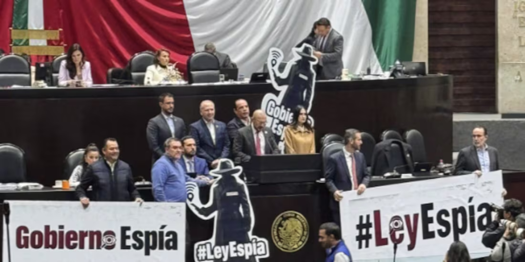 Avalan ley que permite intervención telefónica