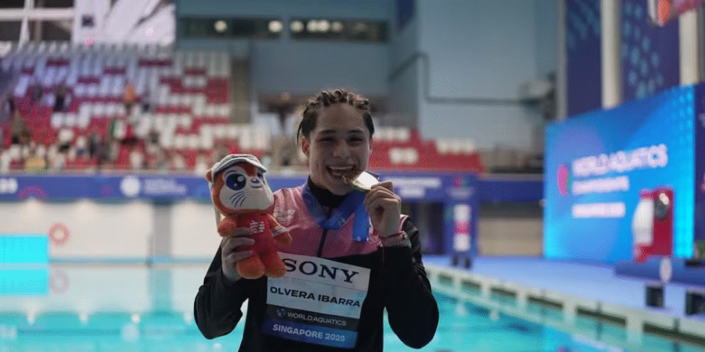 Osmar Olvera gana el oro mundial en trampolín de 3 metros