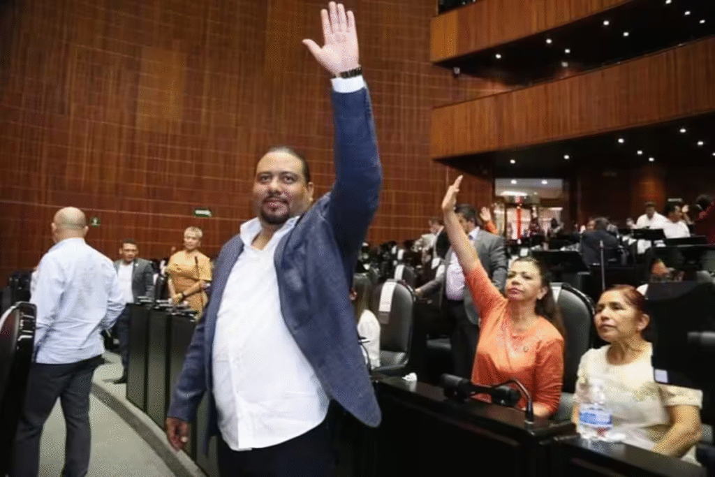“¿Van a Tokio?”: Exhiben a diputado de Morena votando en pleno vuelo