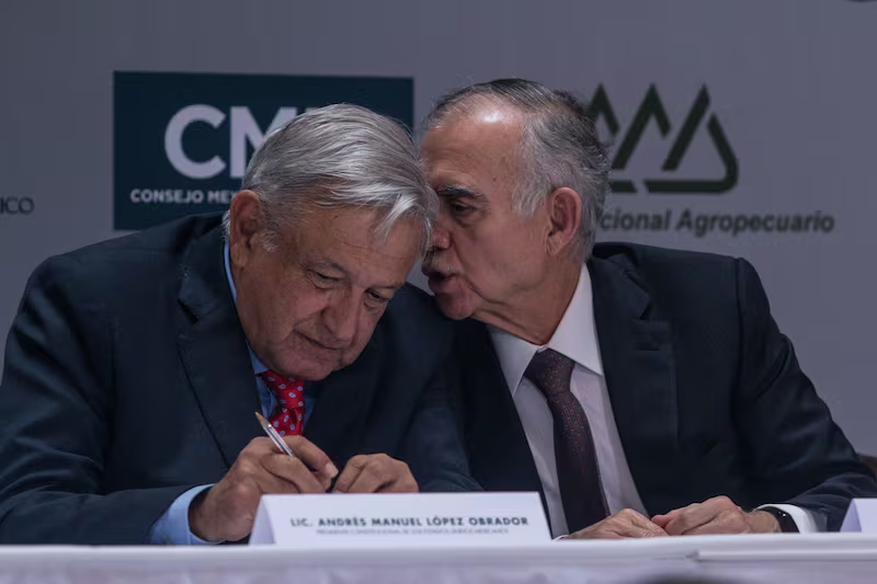 FGR vincula a Vector, empresa de cercano de AMLO, con red de huachicol fiscal