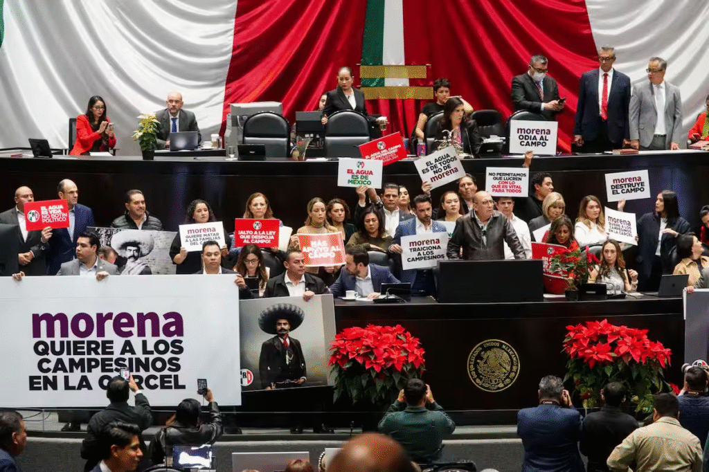 Morena se impone: avala Ley de Aguas en ‘fast track’, entre reclamos de agricultores