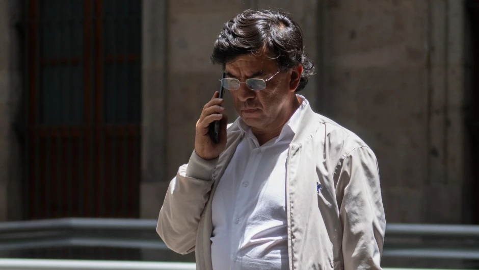 Jesús Ramírez Cuevas busca refugio político en Colombia ante su pérdida de poder en Palacio