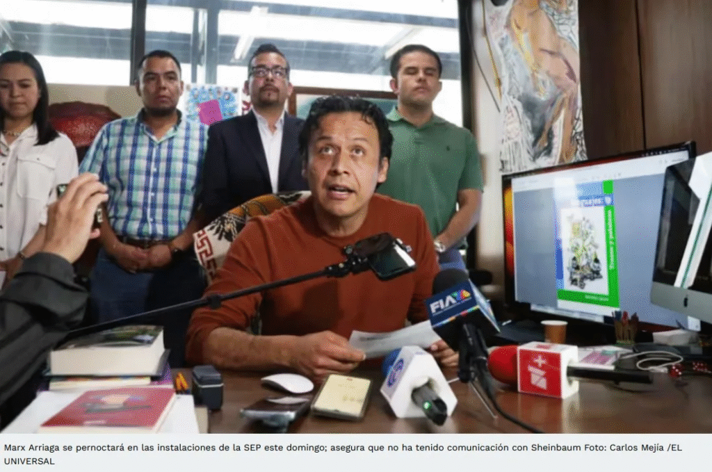 Destapan red a favor de Marx Arriaga dentro de la SEP; denuncian espionaje y ataque a críticas