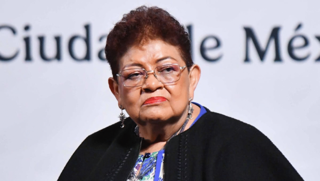 Ernestina Godoy debe responder: la FGR reportó 32 fosas frente a 651 de fiscalías estatales